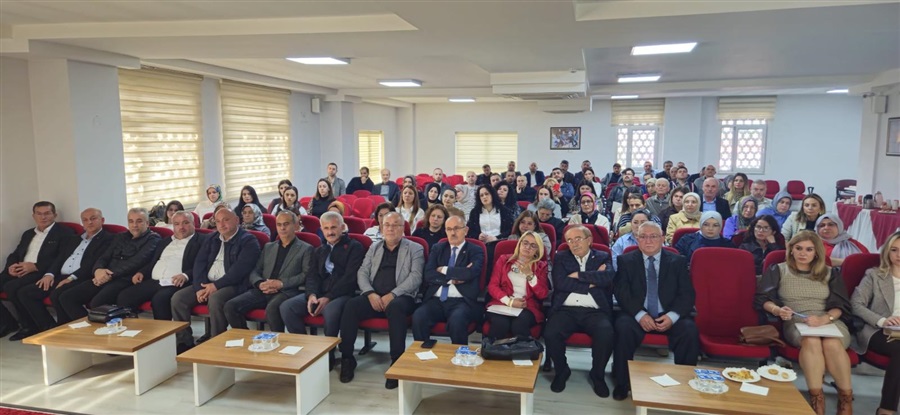 İL MÜDÜRÜMÜZ SAYIN KÜRŞAT TURPÇU 2026 YILINDA GERÇEKLEŞTİRİLECEK OLAN ESNAF VE SANATKÂRLAR MESLEK KURULUŞLARI OLAĞAN GENEL KURUL TOPLANTILARI ÖNCESİNDE ODA GENEL SEKRETERLERİMİZ İLE BİLGİLENDİRME VE İSTİŞARE TOPLANTISINDA BİR ARAYA GELDİ.