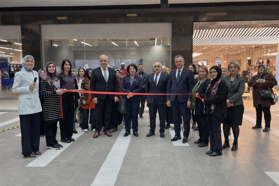 VALİLİĞİMİZ HİMAYELERİNDE, RAMAZAN ÖNCESİ KADIN GİRİŞİMİ ÜRETİM VE İŞLETME KOOPERATİFLERİMİZ İLE KADIN KONUK EVİNDE KALAN KADINLARIMIZIN EL EMEĞİ ÜRÜNLERİNİ PAZARLAMALARI İÇİN PİAZZA AVM’DE “KADIN EL EMEĞİ SERGİSİNİN" AÇILIŞINI GERÇEKLEŞTİRDİK.